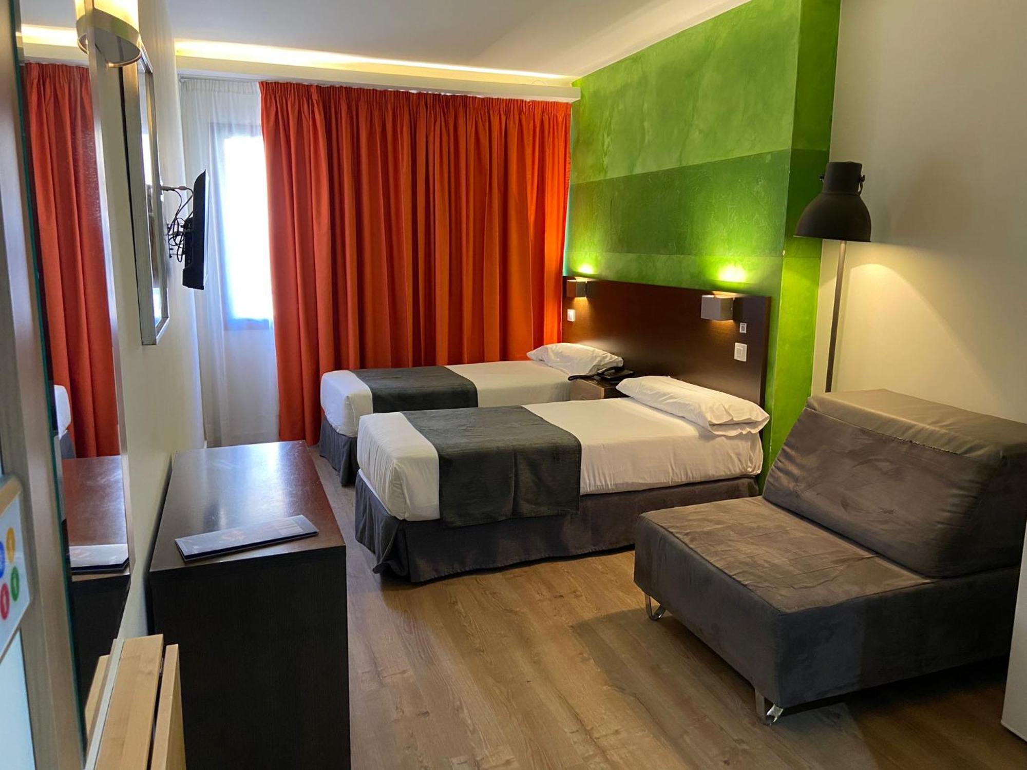 Apartamentos Recoletos Мадрид Екстер'єр фото